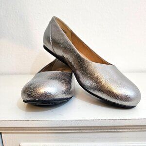 Softwalk Sonoma Womens Sz 6.5 Platinum Leather Slip On Ballet Flats Comfort Shoe